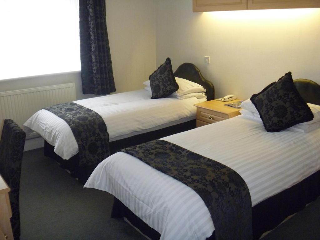 Deanwater Hotel Wilmslow Zimmer foto